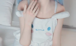 谁能拒绝软fufu玉桂狗!Kira Dols·梅川库子睡衣拍摄分享 这次穿了裤子哦~